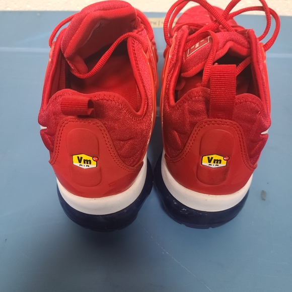 Nike Air Vapormax Plus "USA" Size 10.5 (2018) *Rare Item* - Picture 4 of 7